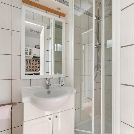 1 Bedroom Home For 4 アグド