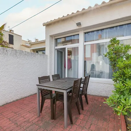 1 Bedroom Home For 4 別荘